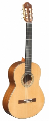 A15 i gruppen Gitarr / Nylonstrngad Gitarr / Admira / Klassisk hos Crafton Musik AB (350039255034)